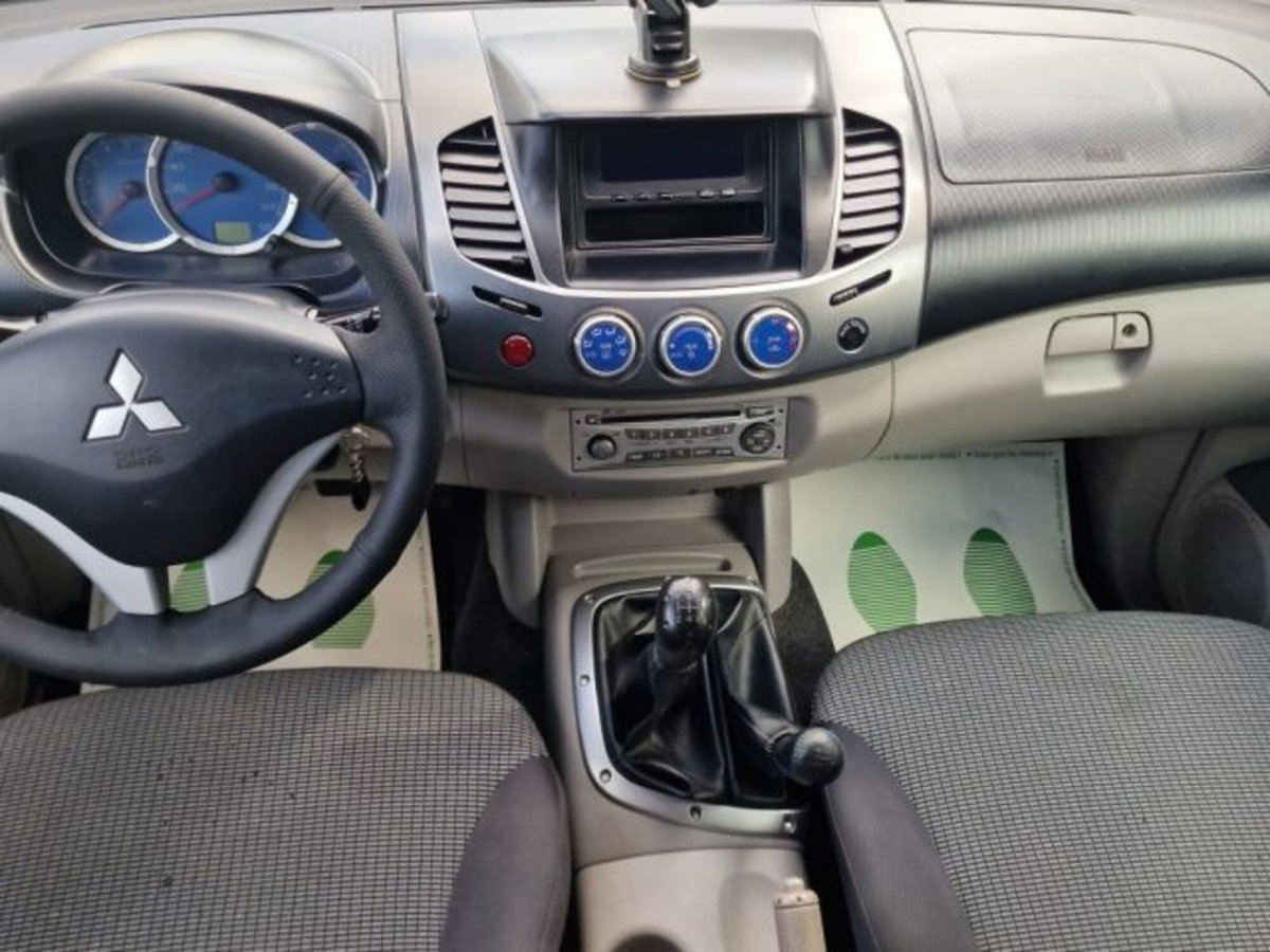 Mitsubishi L200 2.5 DI-D/136CV Double Cab Invite (16)