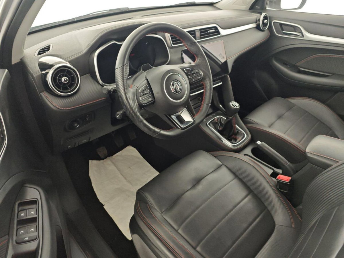 Mg ZS ZS 1.5 Luxury (11)