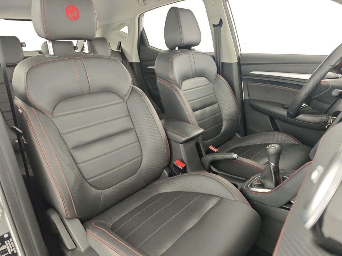 Mg ZS ZS 1.5 Luxury (16)