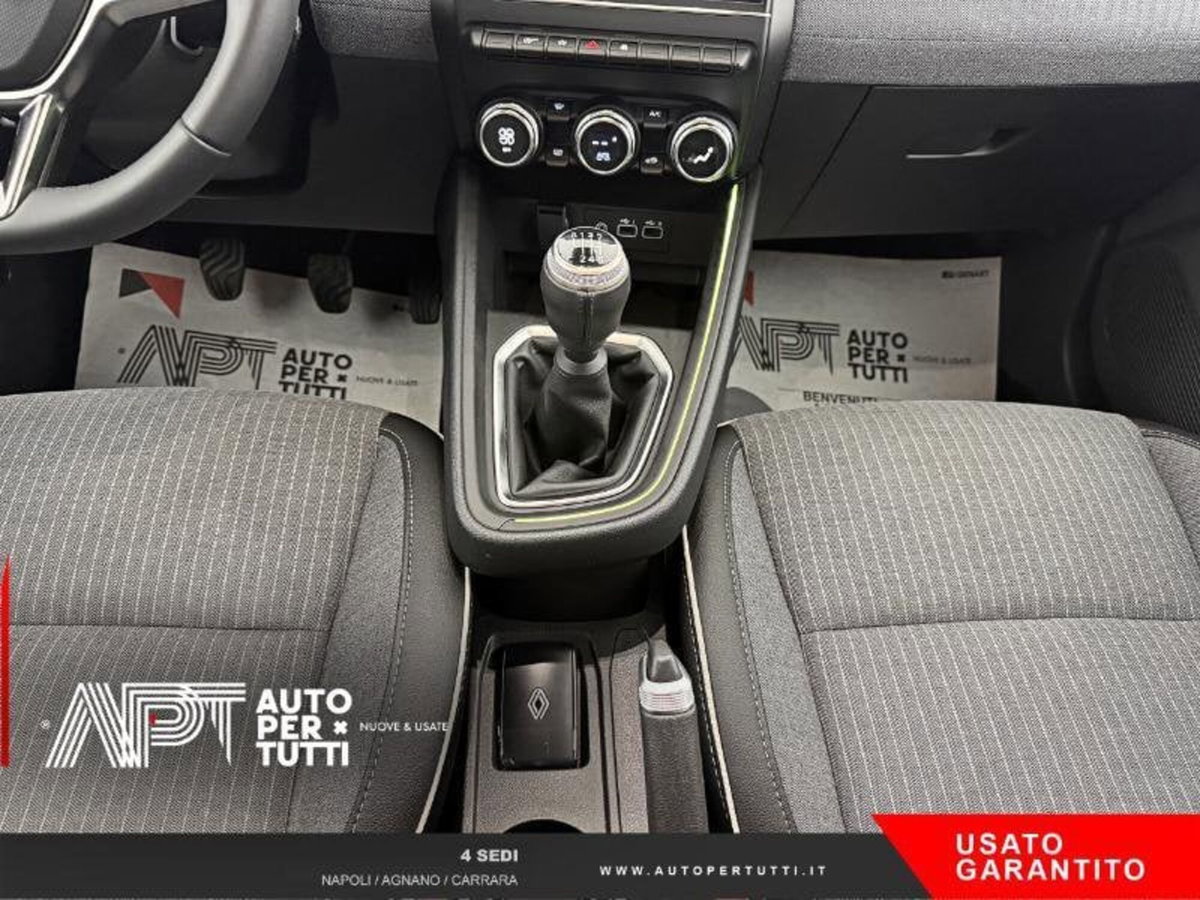 Renault Clio 1.0 tce Techno 90cv (16)