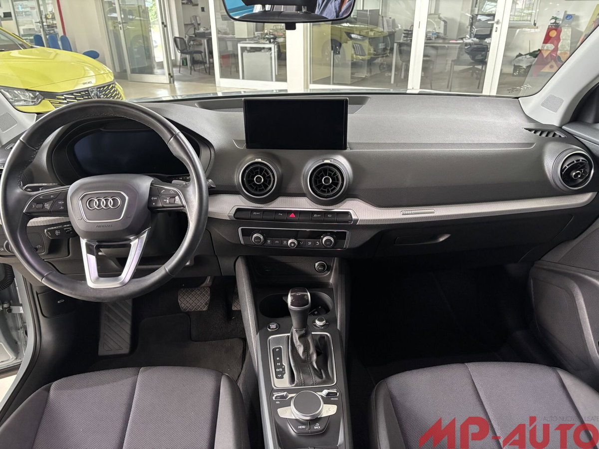 Audi Q2 Q2 35 TFSI S tronic Identity Black (11)