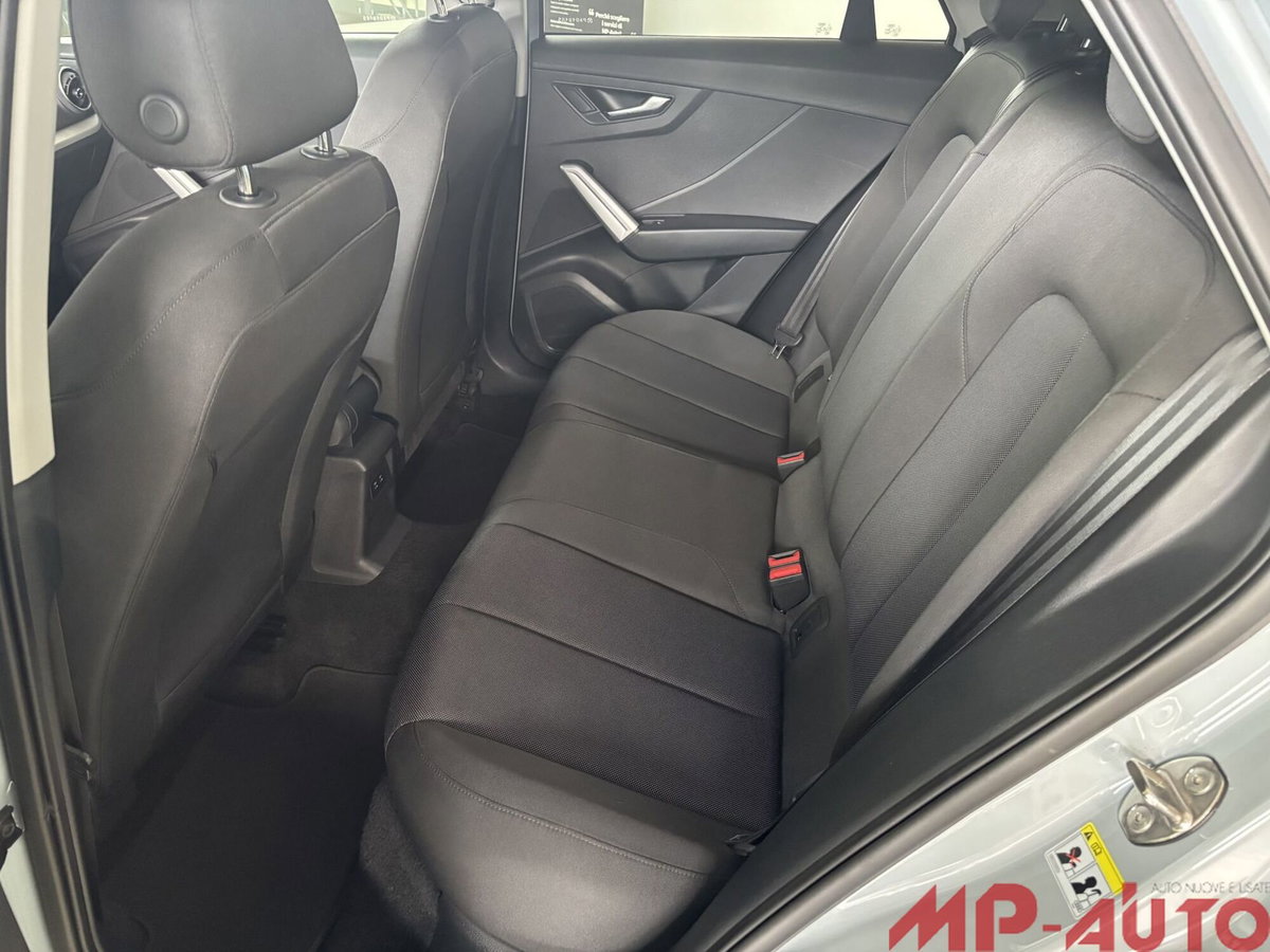 Audi Q2 Q2 35 TFSI S tronic Identity Black (15)