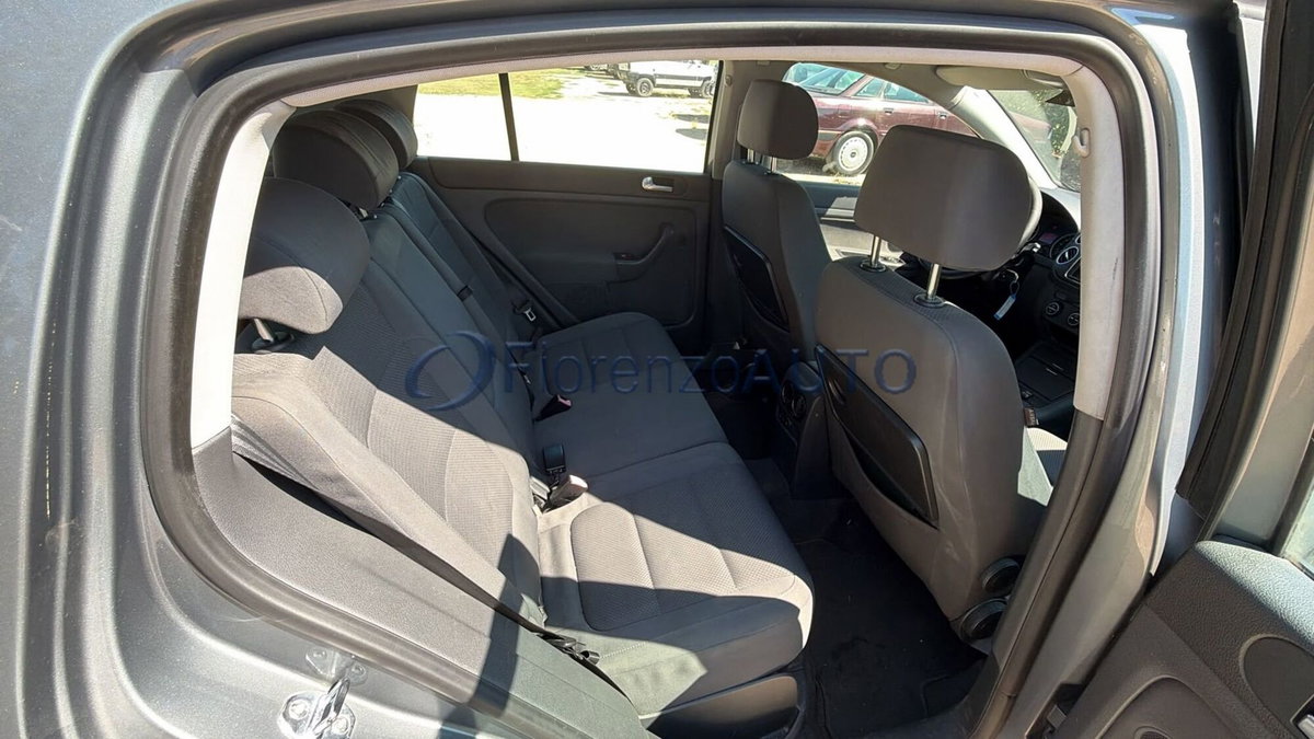 Volkswagen Golf Plus 1.6 16V FSI Sportline (8)
