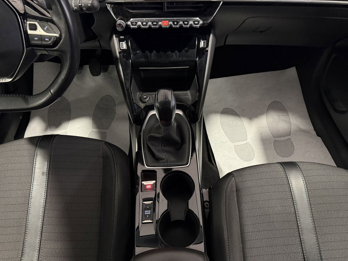 Peugeot 208 PureTech 75 Stop&Start 5 porte Allure Pack (11)