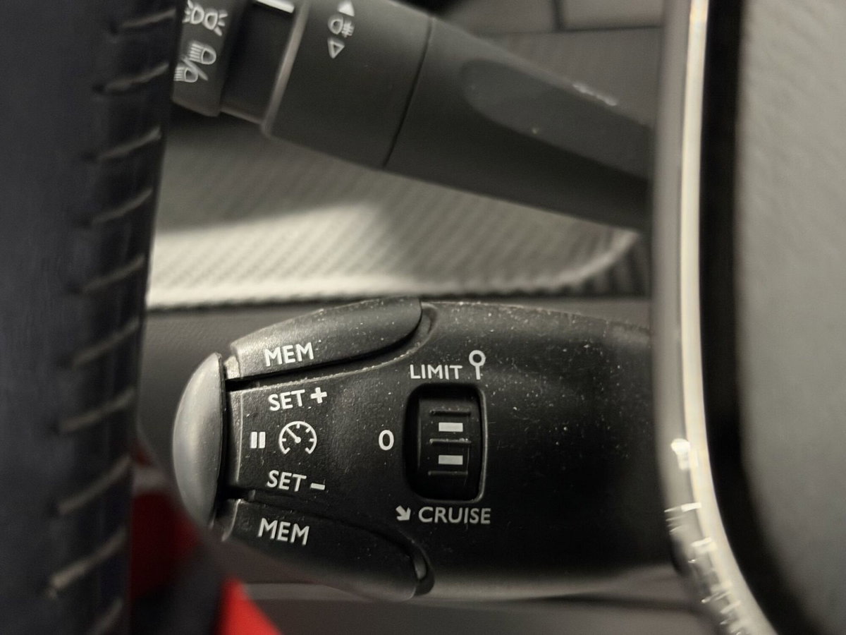 Peugeot 208 PureTech 75 Stop&Start 5 porte Allure Pack (13)