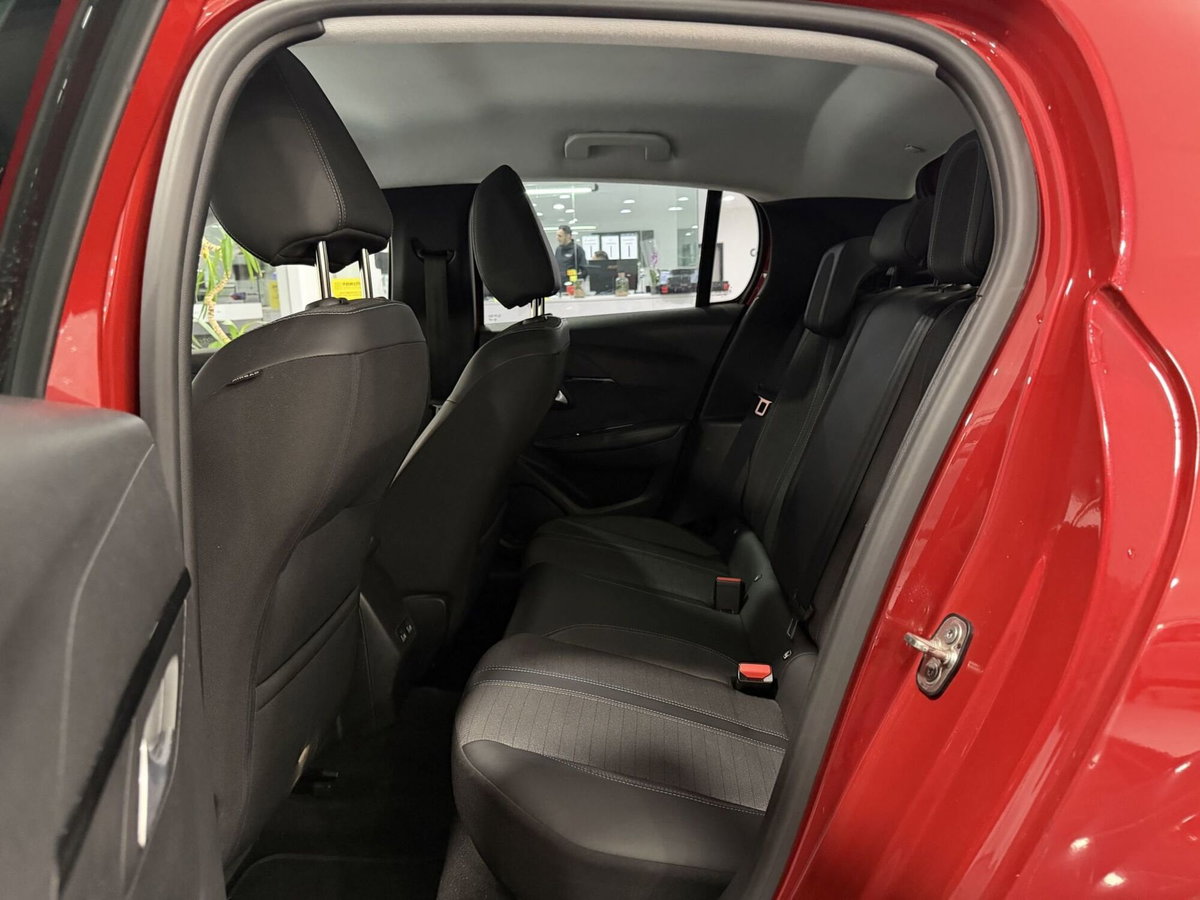 Peugeot 208 PureTech 75 Stop&Start 5 porte Allure Pack (8)