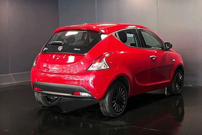 Lancia Ypsilon 1.2 69 CV 5 porte GPL Ecochic Silver usata