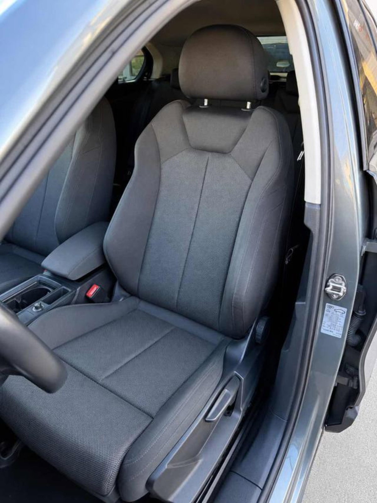 Audi Q3 35 TDI quattro S tronic Business (17)