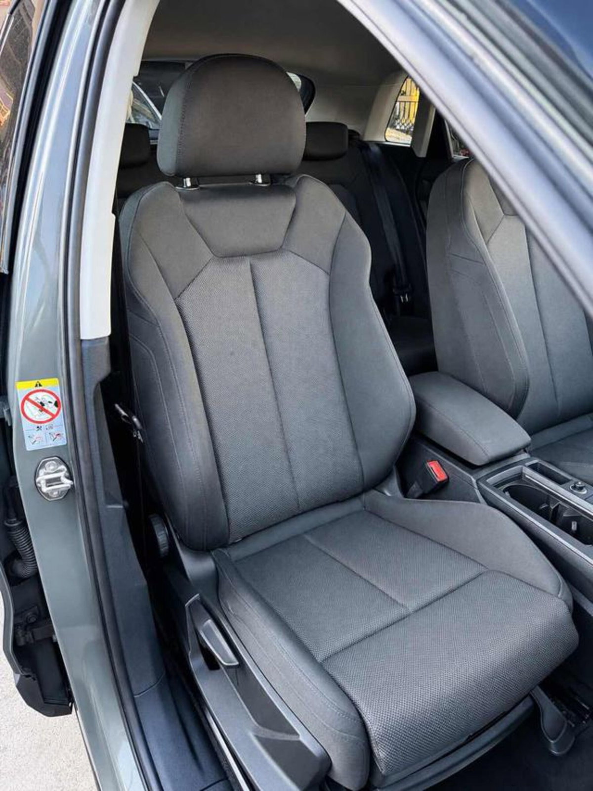 Audi Q3 35 TDI quattro S tronic Business (18)