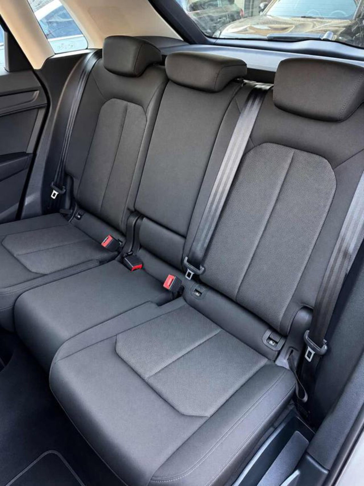Audi Q3 35 TDI quattro S tronic Business (19)
