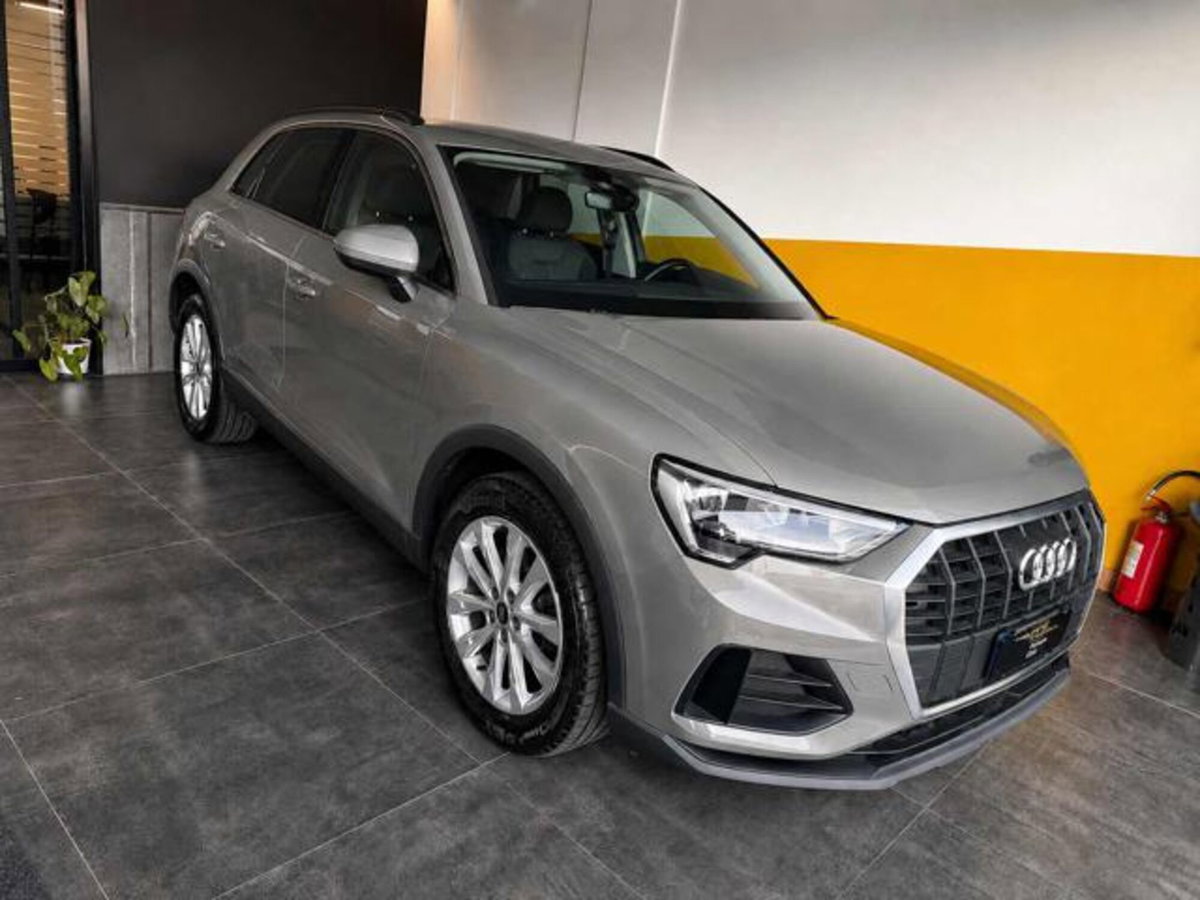 Audi Q3 35 TDI quattro S tronic Business (2)