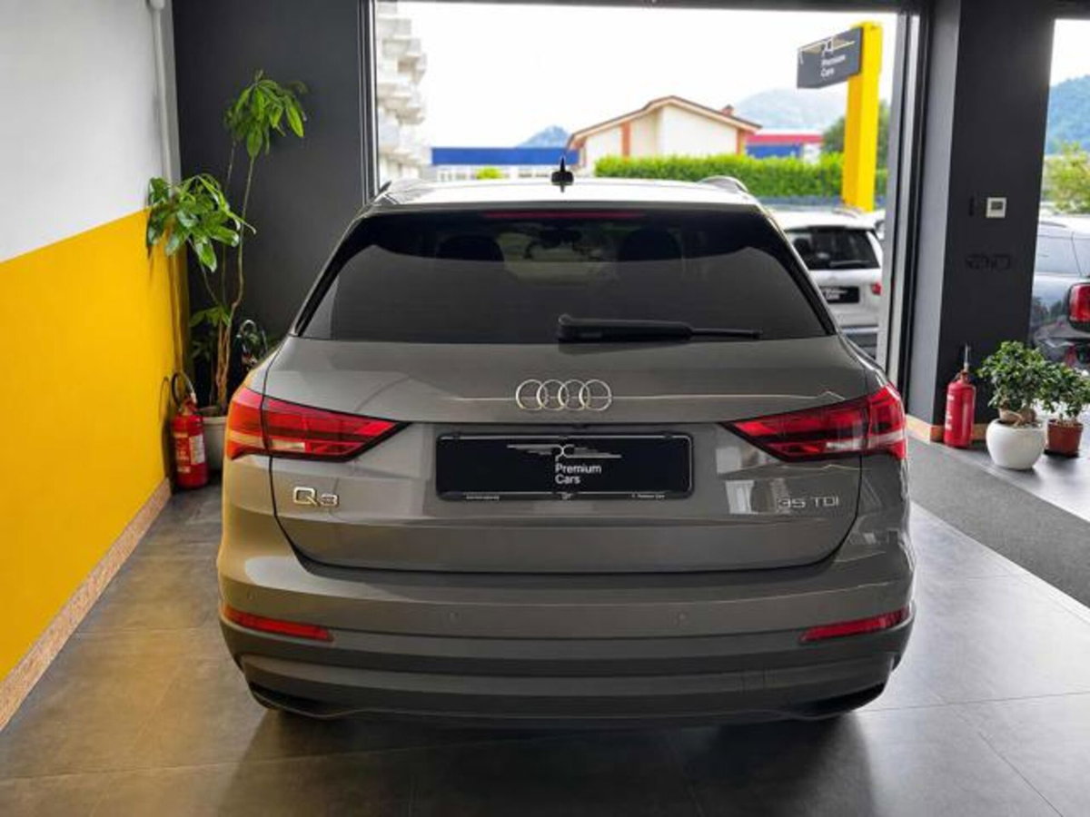 Audi Q3 35 TDI quattro S tronic Business (4)