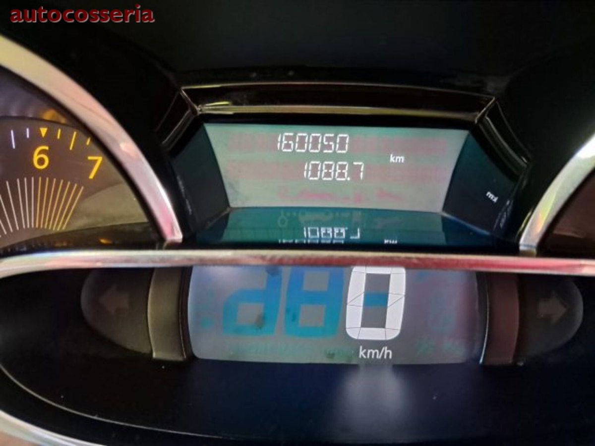 Renault Clio 1.2 16V 5 porte (7)