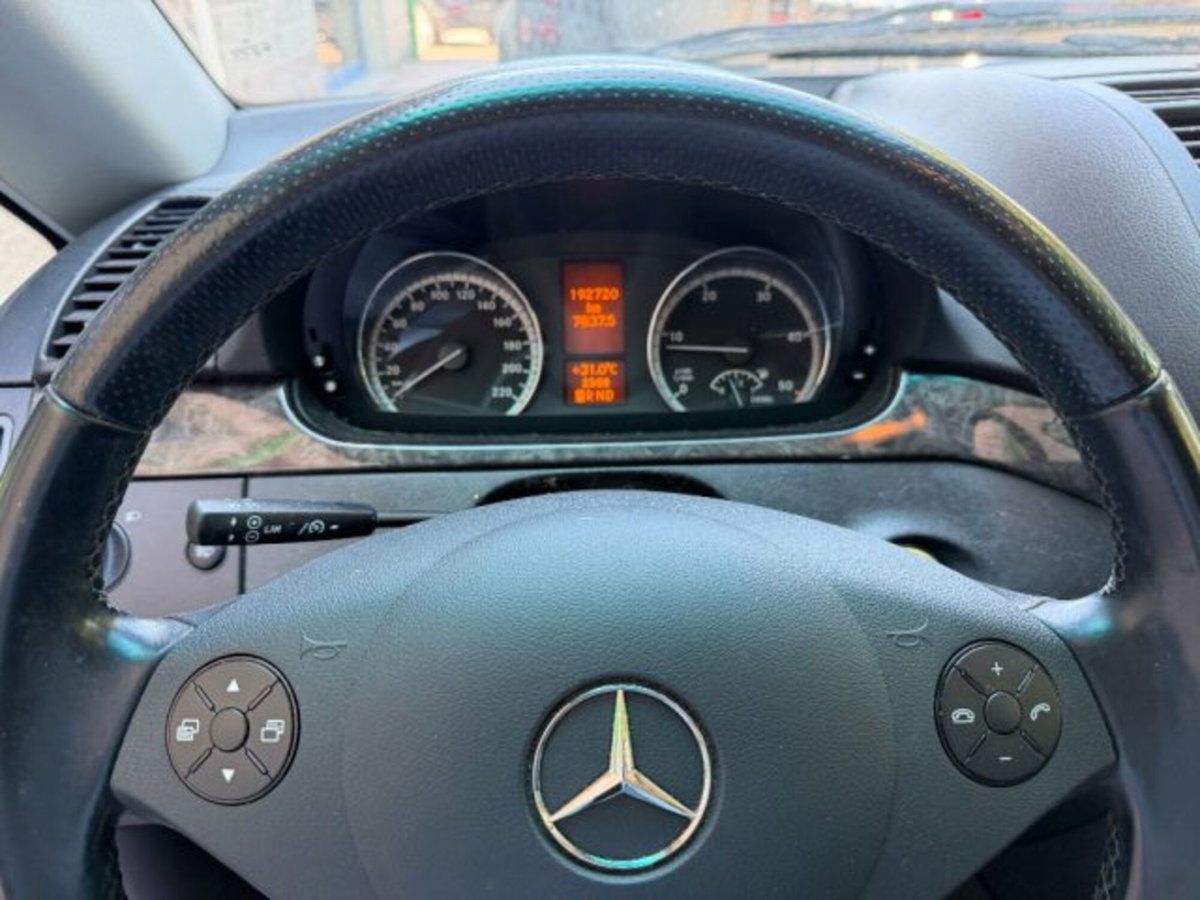 Mercedes-Benz Viano 2.2 CDI Ambiente (11)