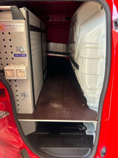 Fiat Fiorino Furgone cargo 1.3 mjt 95cv Adventure (9)