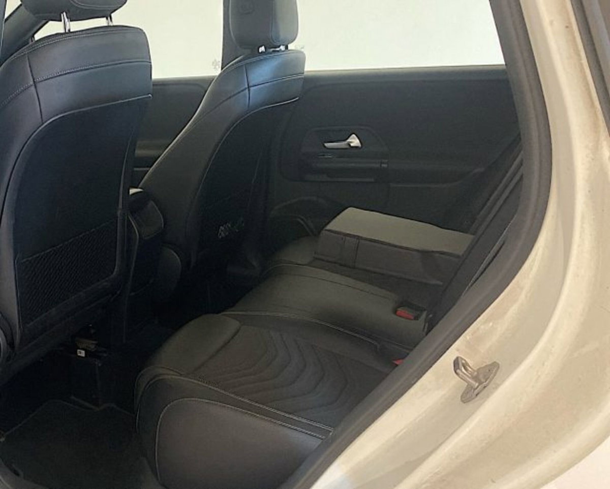 Mercedes-Benz Classe B 180 d Sport (11)