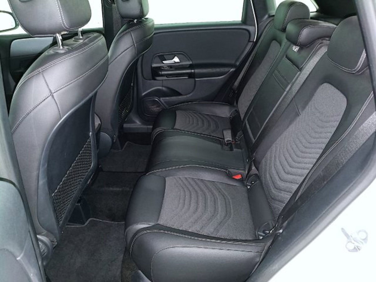 Mercedes-Benz Classe B 180 d Sport (15)