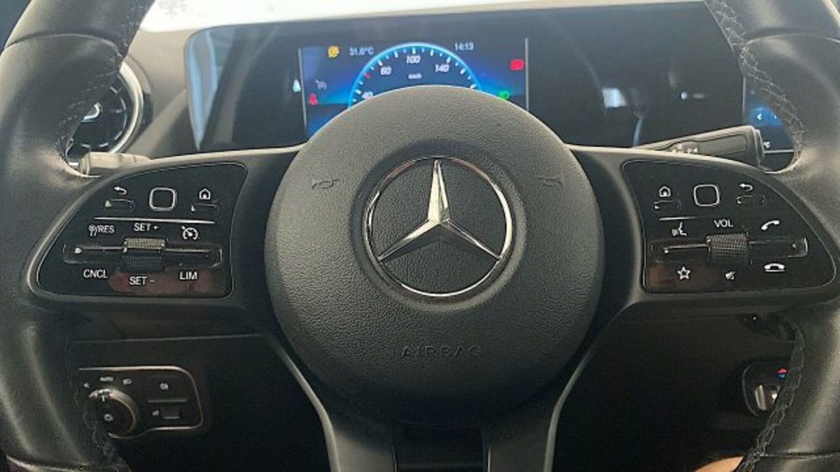 Mercedes-Benz Classe B 180 d Sport (8)