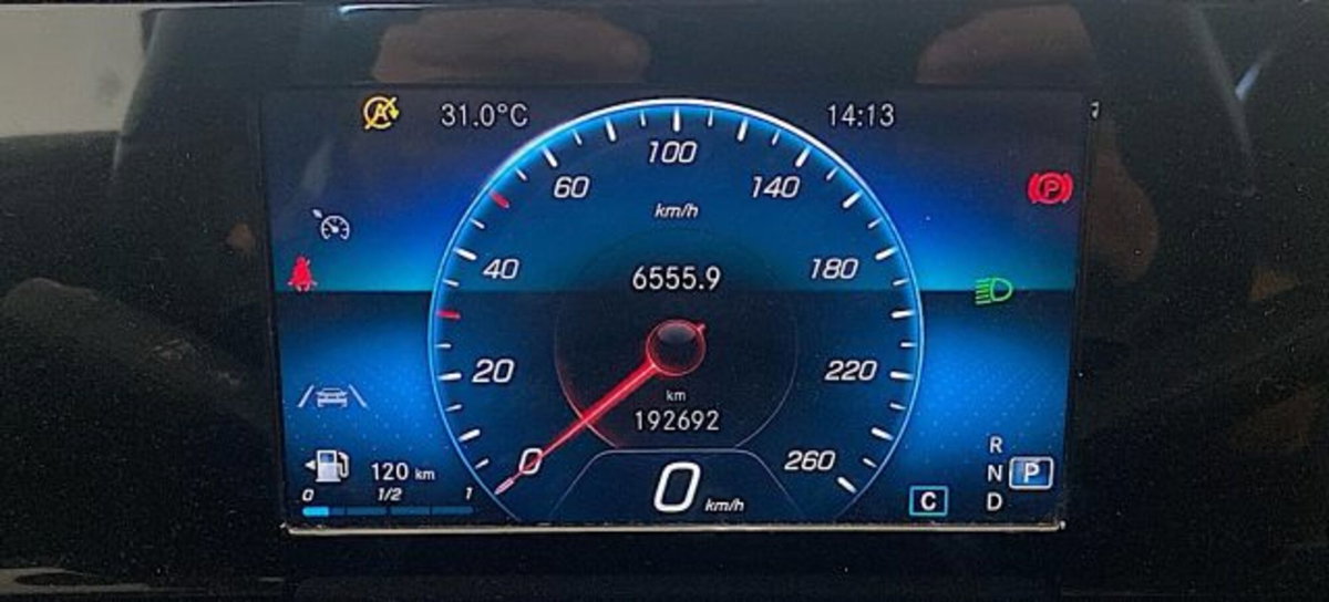 Mercedes-Benz Classe B 180 d Sport (9)