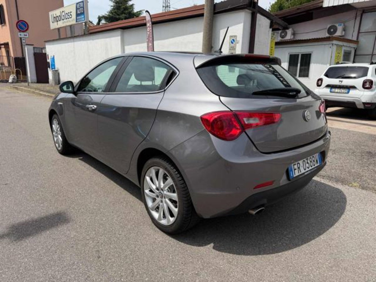 Alfa Romeo Giulietta 1.4 Turbo Giulietta Gpl 120cv (2)