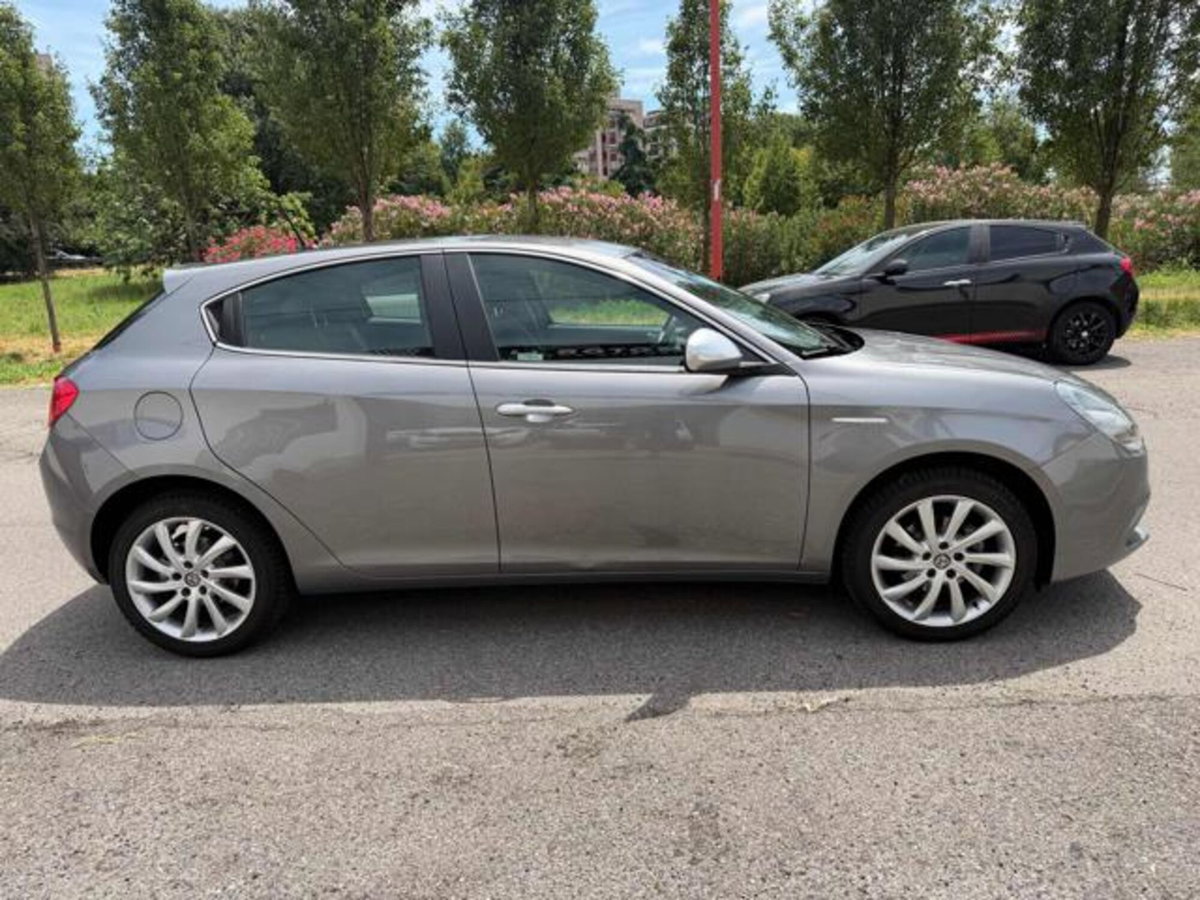 Alfa Romeo Giulietta 1.4 Turbo Giulietta Gpl 120cv (5)