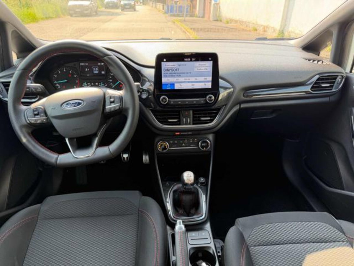 Ford Fiesta 1.1 85 CV 5 porte ST-Line (12)