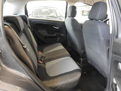 Fiat Grande Punto 1.3 MJT 75 CV 5 porte Actual (11)