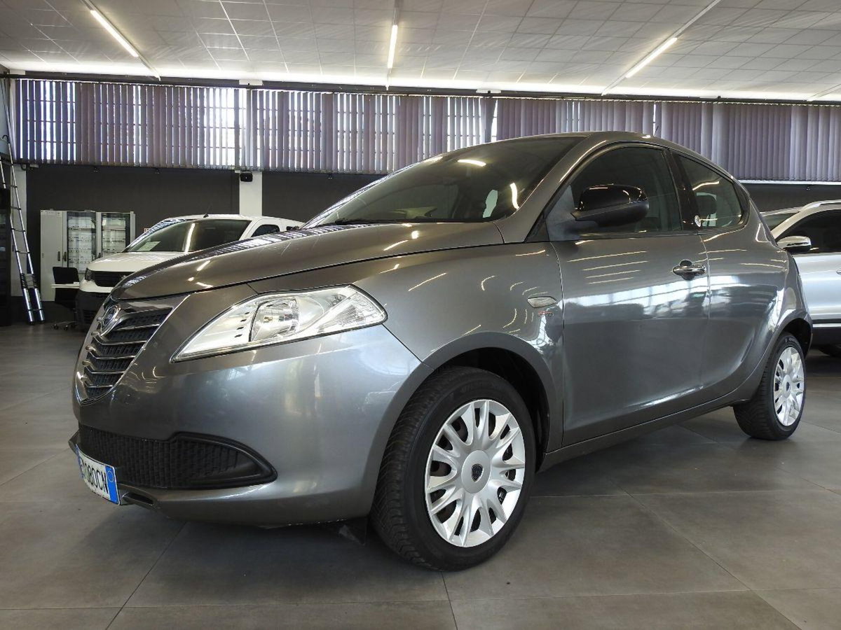 Lancia Ypsilon 1.2 69 CV 5 porte GPL Ecochic Gold