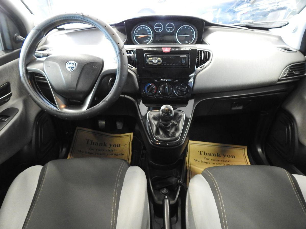 Lancia Ypsilon 1.2 69 CV 5 porte GPL Ecochic Gold (16)