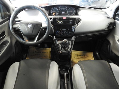 Lancia Ypsilon 1.2 69 CV 5 porte GPL Ecochic Gold (17)