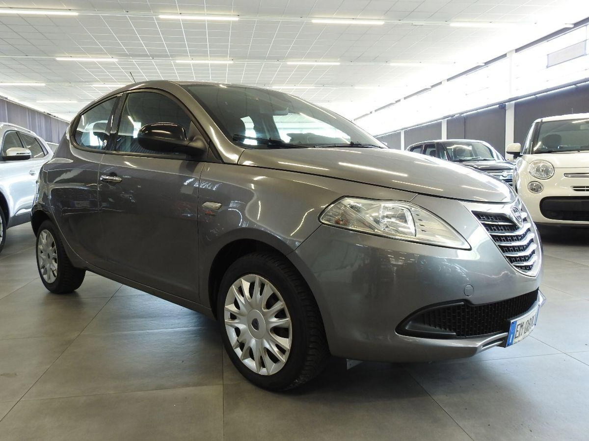 Lancia Ypsilon 1.2 69 CV 5 porte GPL Ecochic Gold (7)