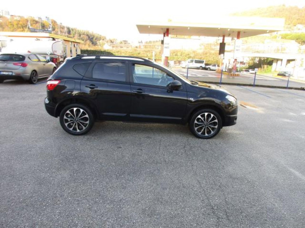 Nissan Qashqai 1.6 dCi 4WD Tekna (3)