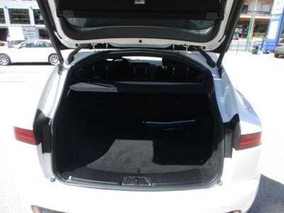 Jaguar E-Pace 2.0D 150 CV AWD R-Dynamic SE (7)