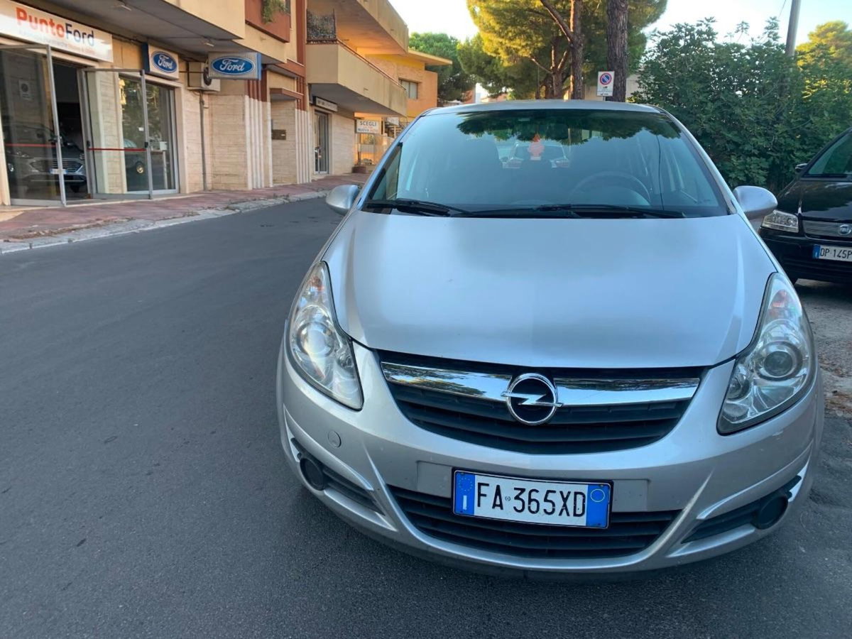 Opel Corsa 1.3 CDTI 90CV 5 porte Enjoy (2)