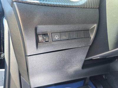 Peugeot 2008 1.2 hybrid Allure 145cv e-dcs6 (15)