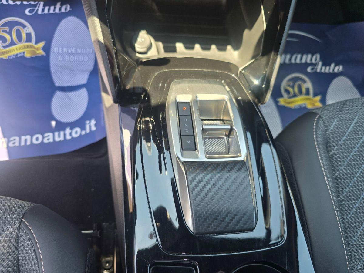 Peugeot 2008 1.2 hybrid Allure 145cv e-dcs6 (19)