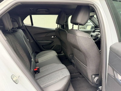 Peugeot 2008 1.2 hybrid Allure 145cv e-dcs6 (12)