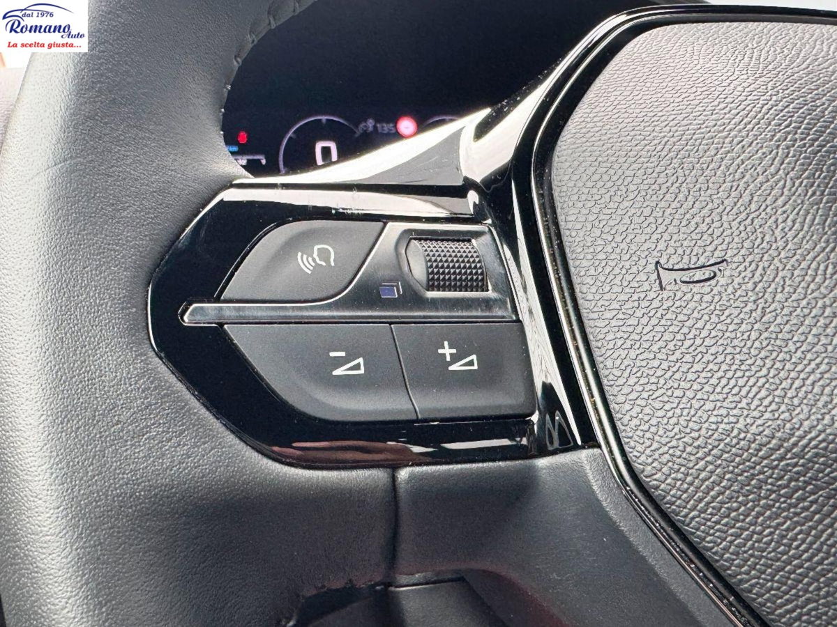 Peugeot 2008 PureTech 100 S&S Allure (18)