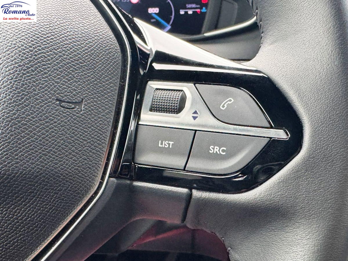 Peugeot 2008 PureTech 100 S&S Allure (19)