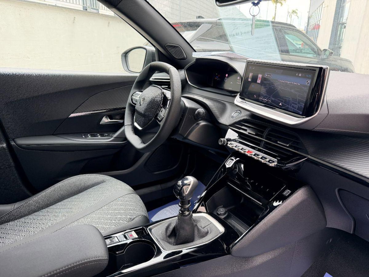 Peugeot 2008 PureTech 100 S&S Allure (11)