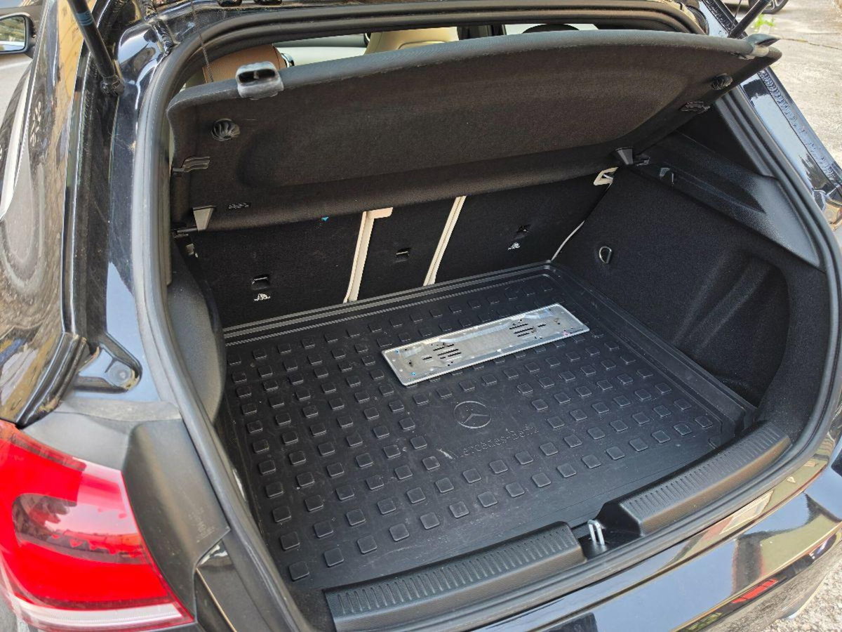 Mercedes-Benz Classe A 180 d Automatic Sport (18)