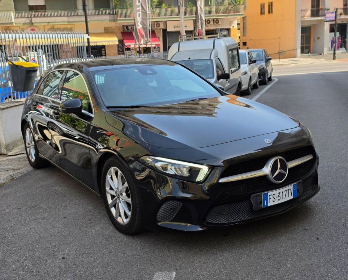 Mercedes-Benz Classe A 180 d Automatic Sport (4)