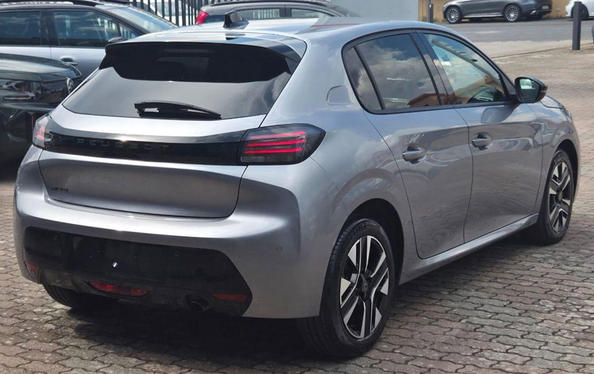 Peugeot 208 PureTech 100 Stop&Start 5 porte Allure (4)