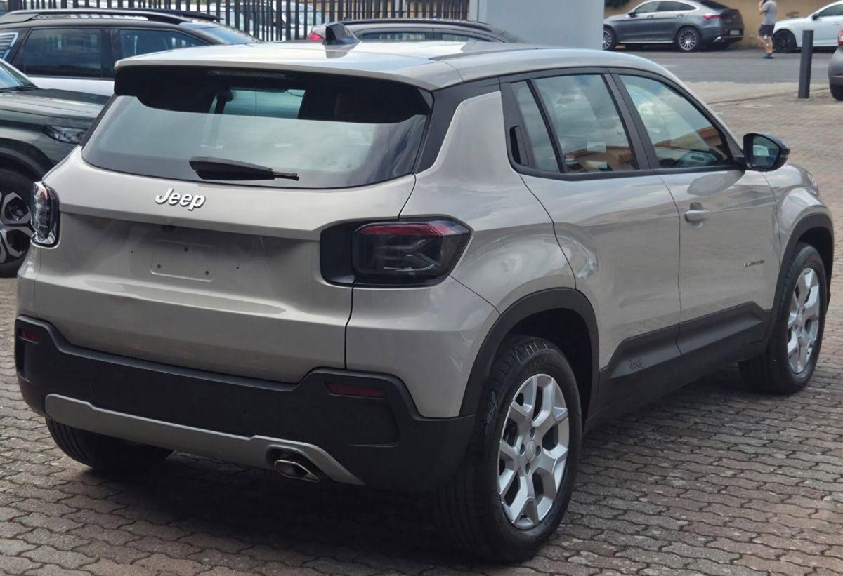 Jeep Avenger 1.2 turbo Altitude fwd 100cv (5)
