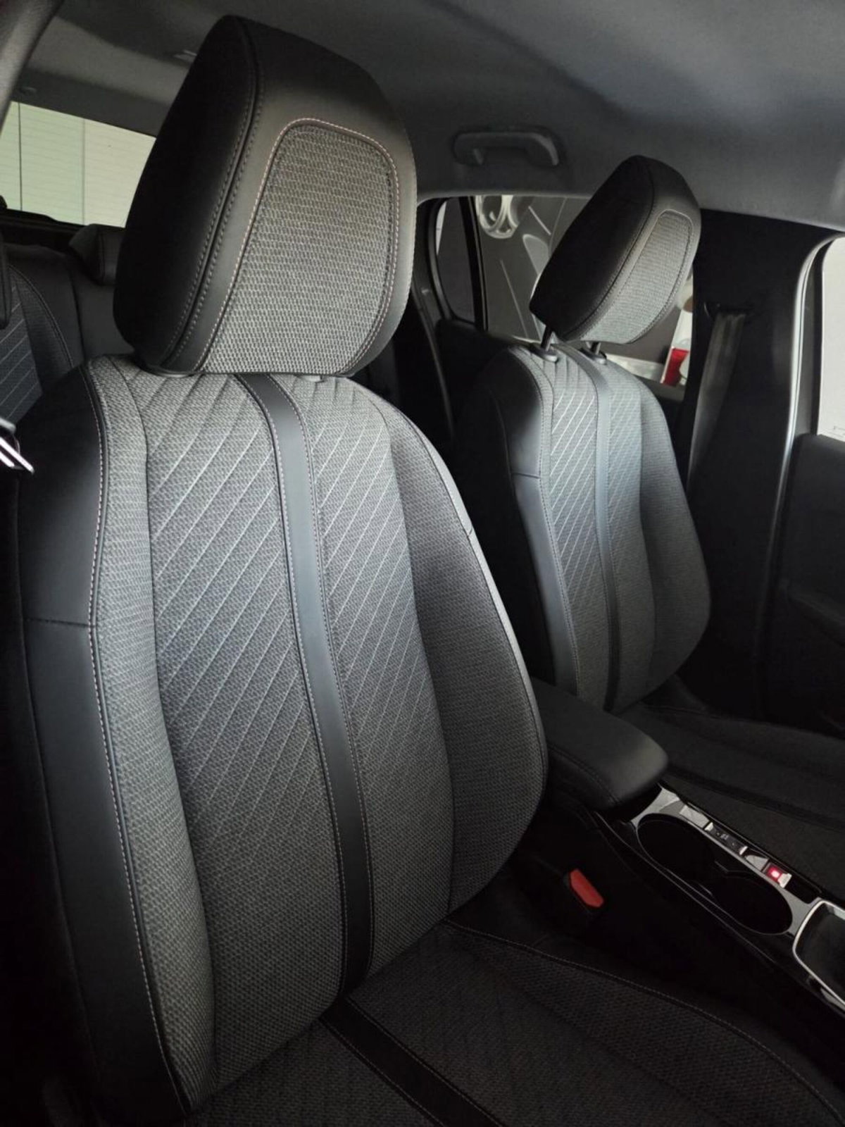 Peugeot 208 PureTech 100 Stop&Start 5 porte Allure (17)