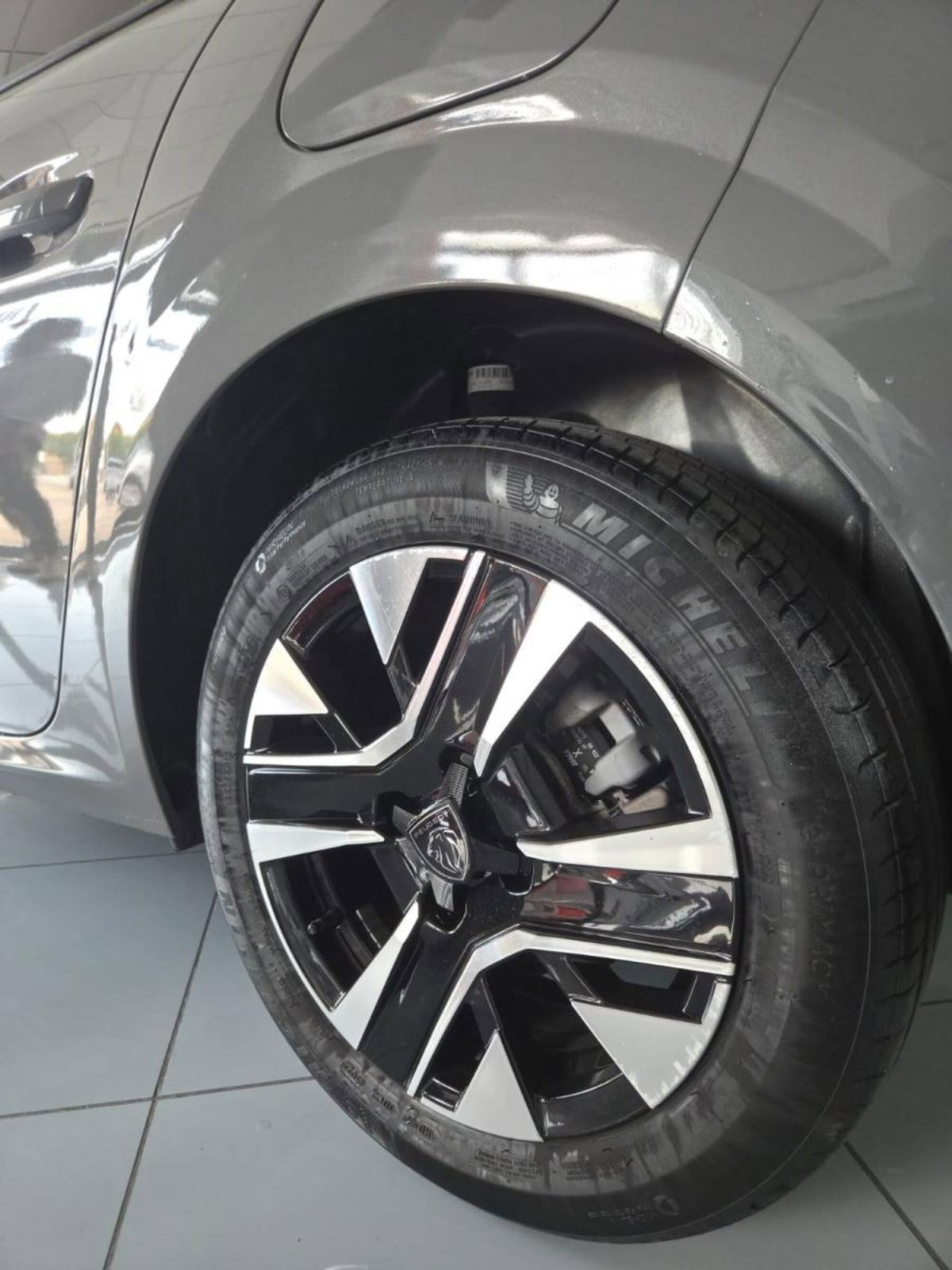 Peugeot 208 PureTech 100 Stop&Start 5 porte Allure (6)