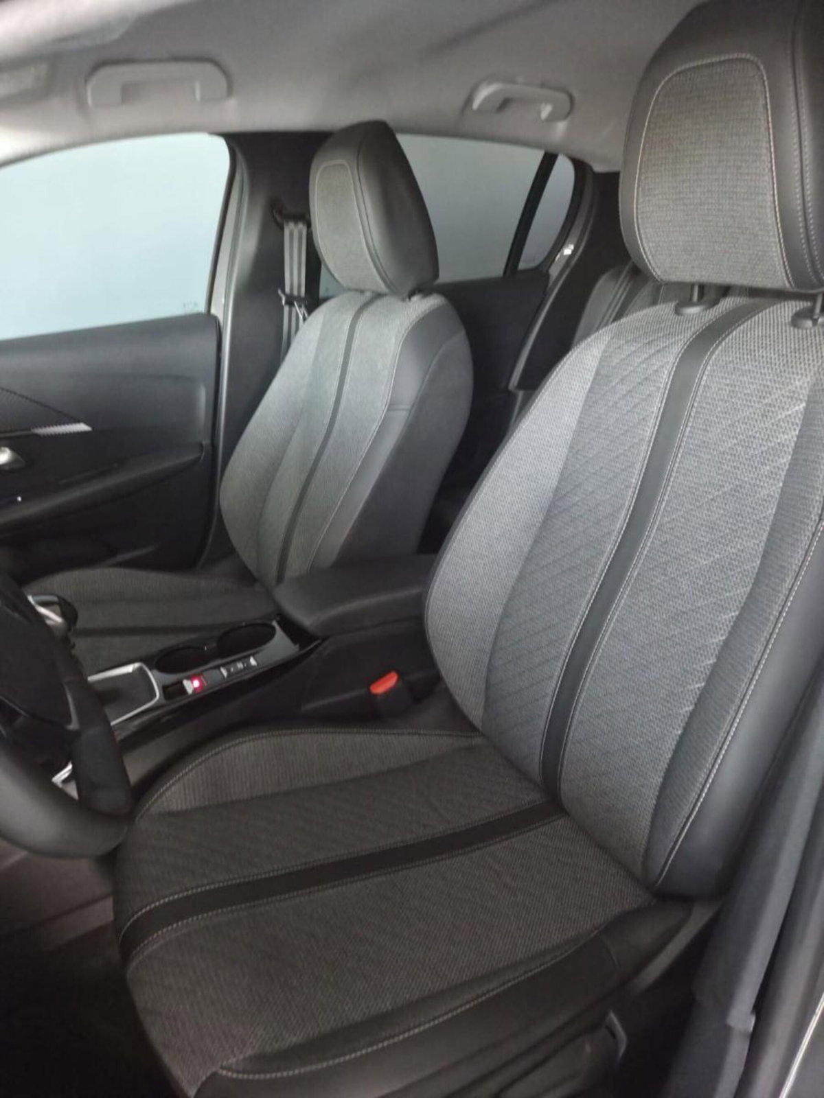 Peugeot 208 PureTech 100 Stop&Start 5 porte Allure (7)