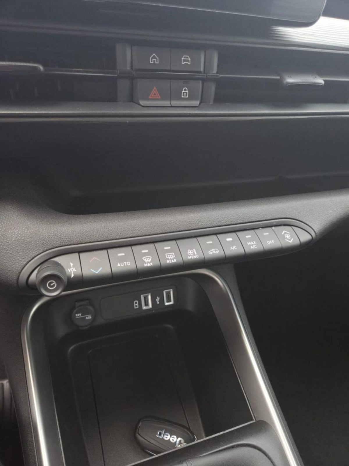 Jeep Avenger 1.2 turbo Altitude fwd 100cv (13)