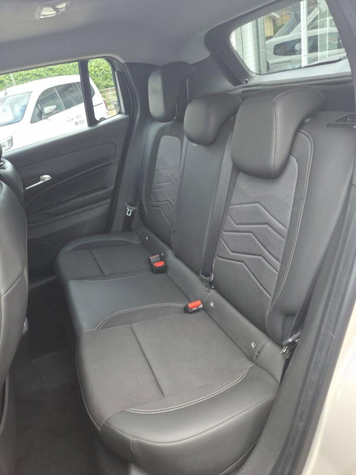 Jeep Avenger 1.2 turbo Altitude fwd 100cv (19)
