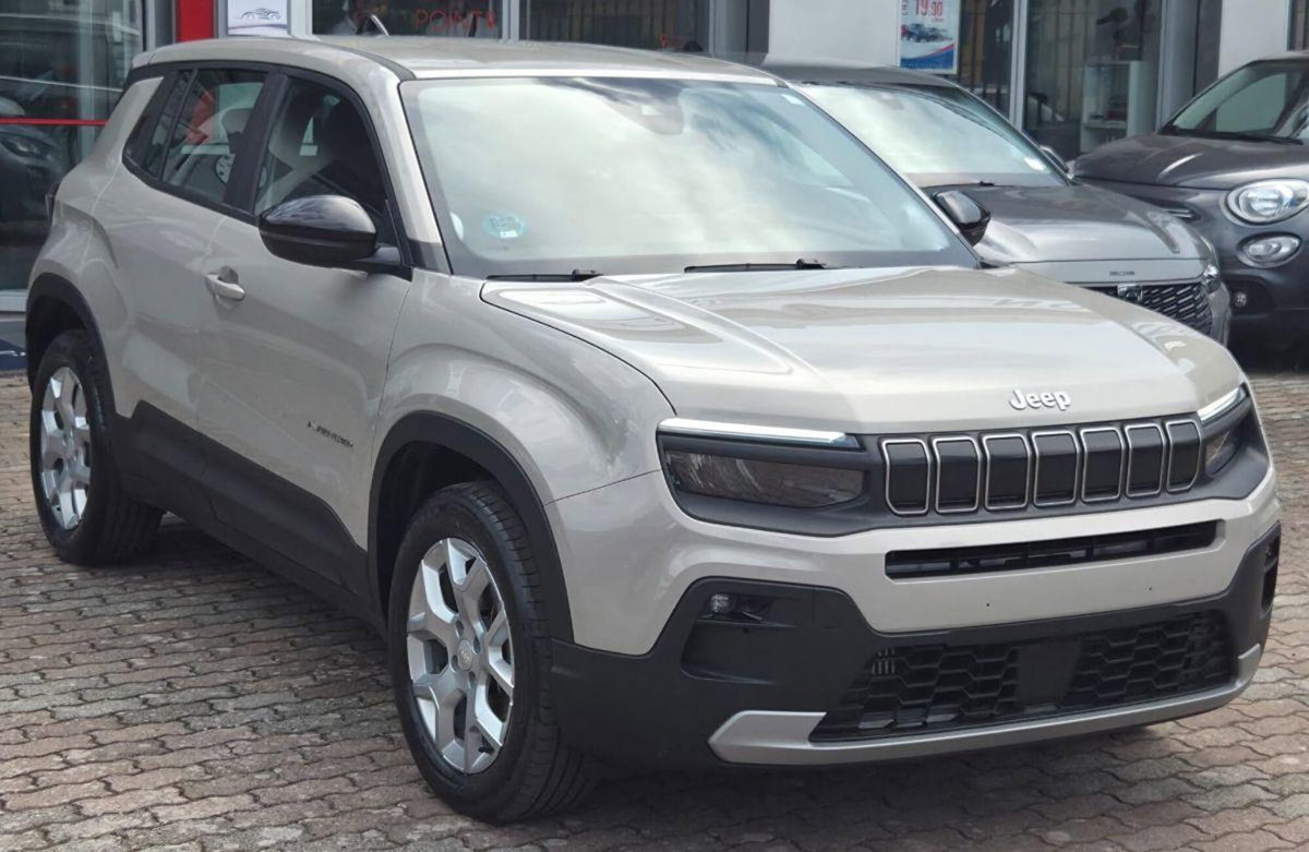 Jeep Avenger 1.2 turbo Altitude fwd 100cv (2)